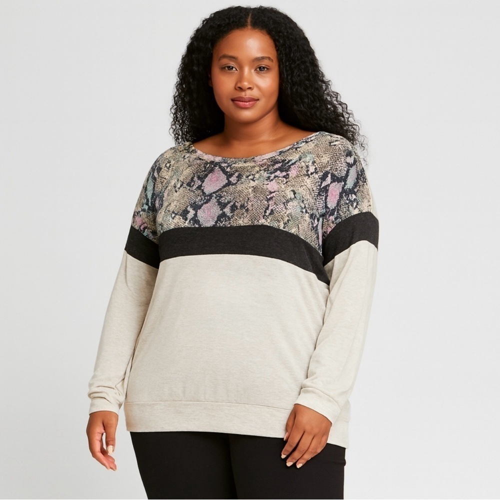 Snake Print Colorblock Long Sleeve Pullover – Soft Stretch Casual Top – NWOT (L)